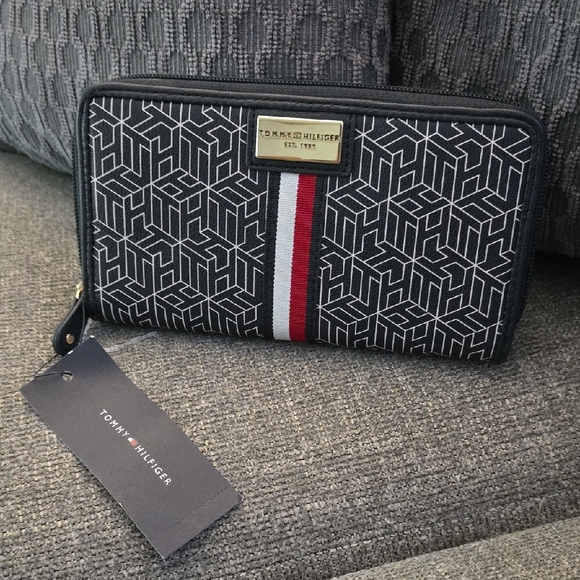 Tommy Hilfiger Geometric Blue and Red Wallet - Picture 1 of 3